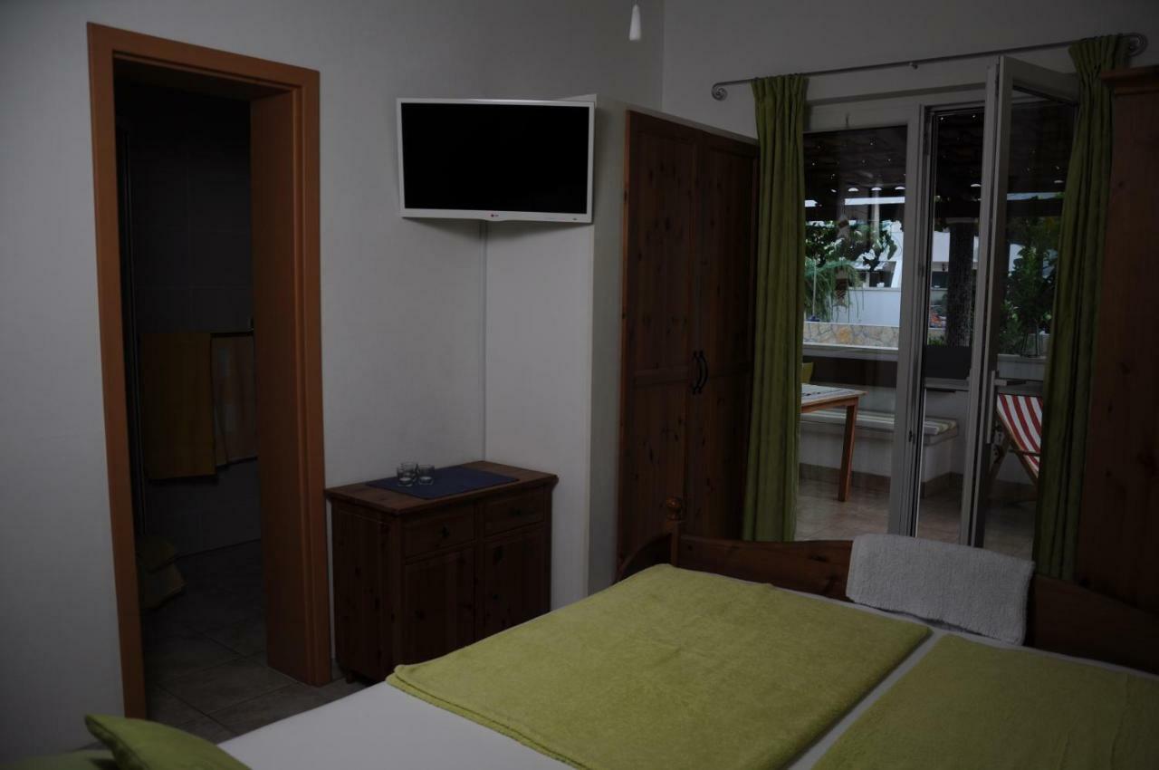 Villa Delfin Sutivan Luaran gambar