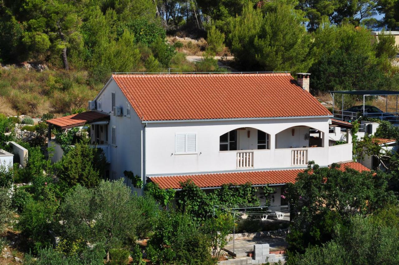 Villa Delfin Sutivan Luaran gambar